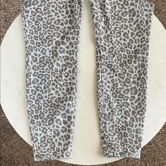 White House Black Market Gray Leopard Skinny Jeans - Picture 3 of 14